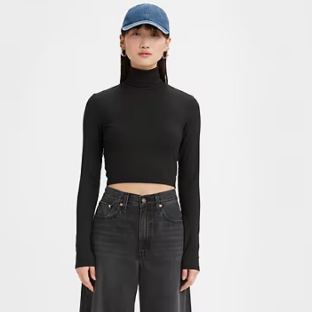 Cropped Turtleneck